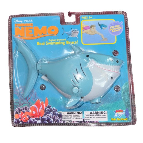 Swimming bruce shark bathtub - swimming,